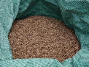 籾殻とヌカのボカシ、今年から肥料はこれだけで化学肥料なしに